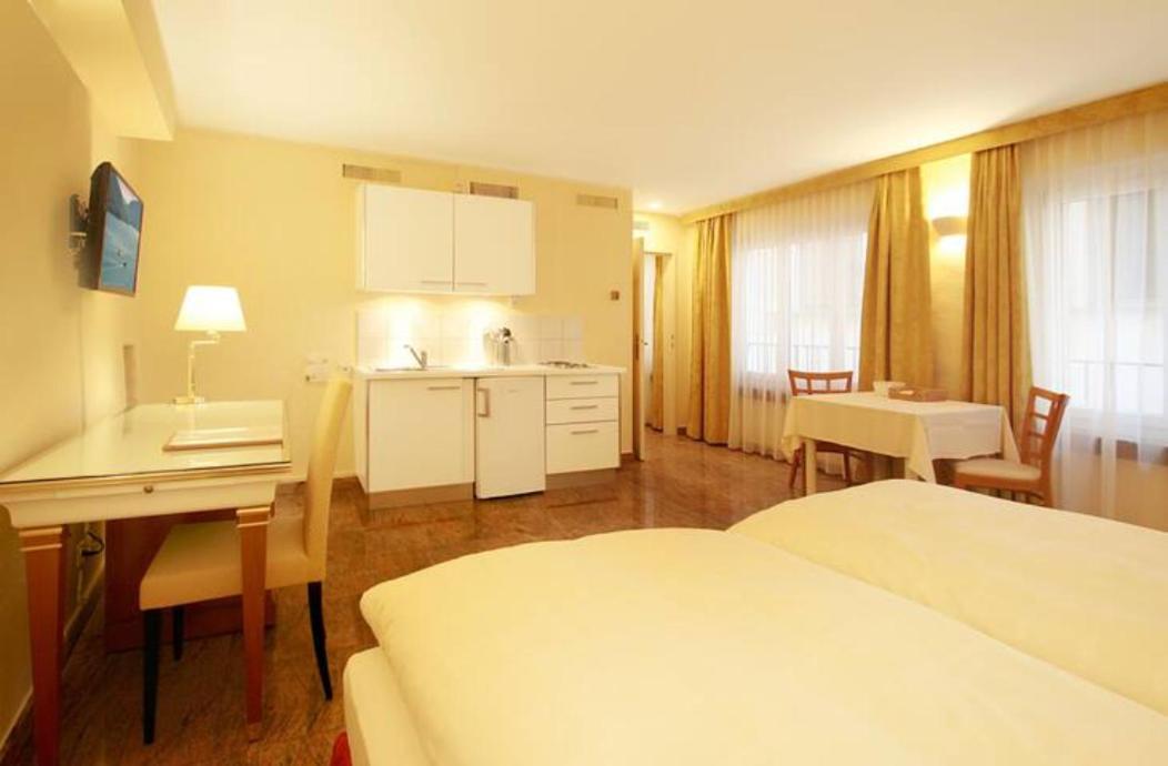 Depandance Garni Golf Apartment Ascona Bagian luar foto